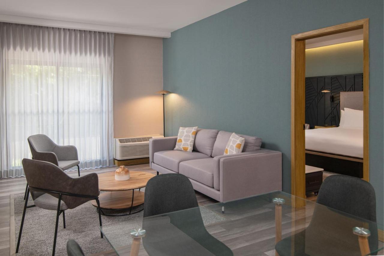 Hotel Courtyard By Marriott Santo Domingo Exterior foto