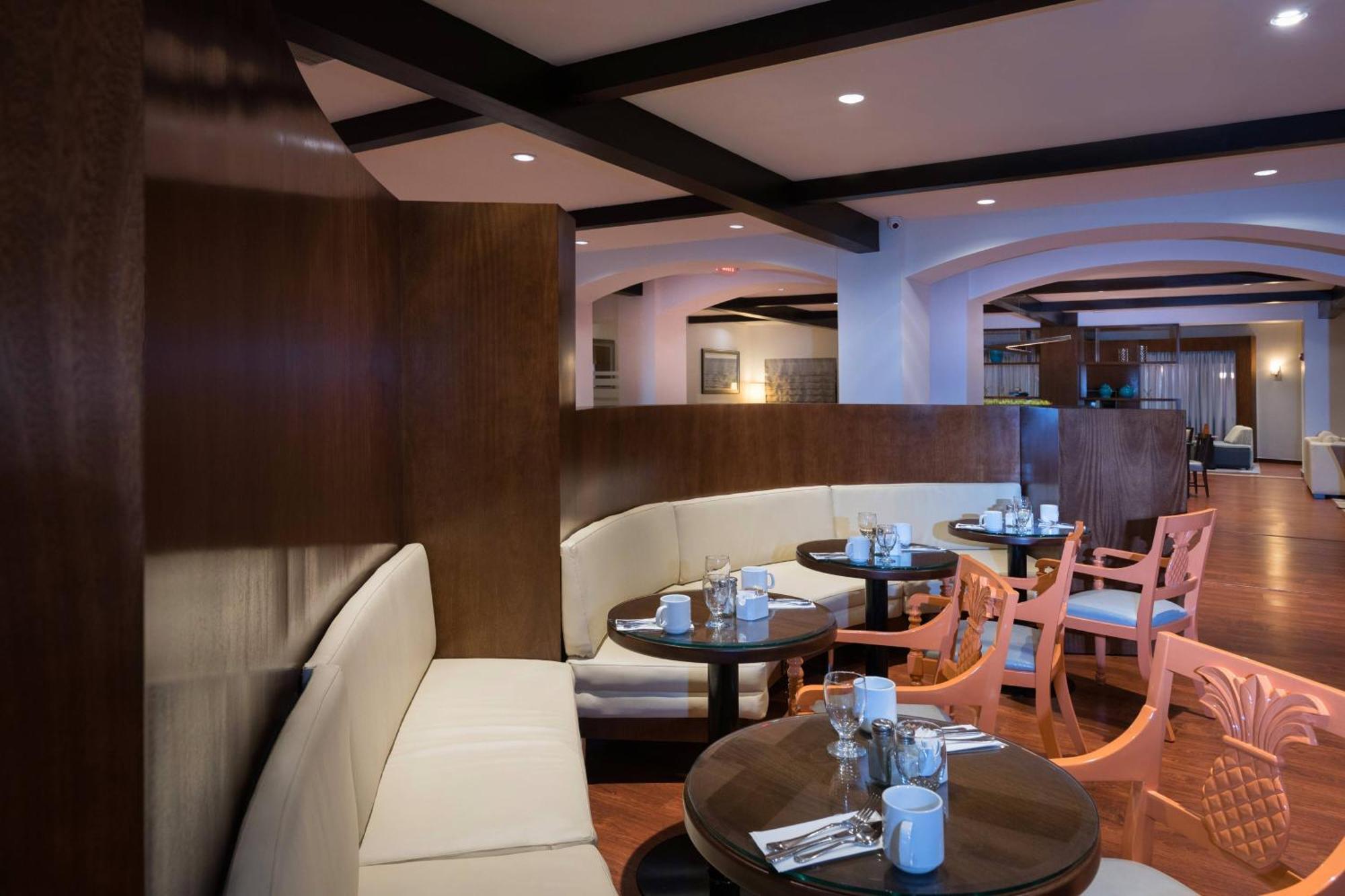 Hotel Courtyard By Marriott Santo Domingo Exterior foto